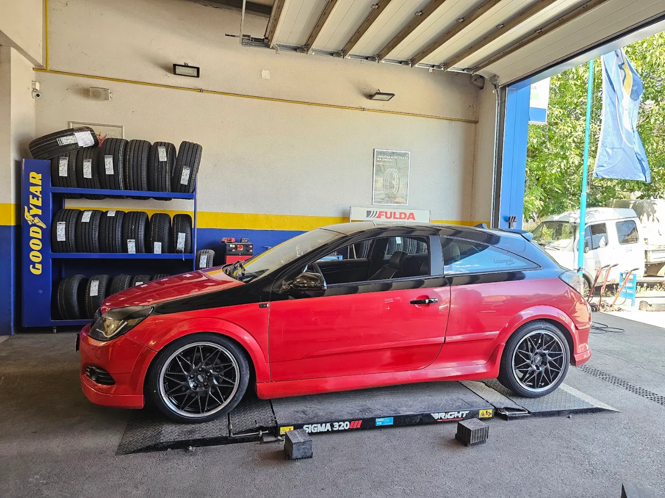 Lazarević Partner Tire Shop — fotografija 3