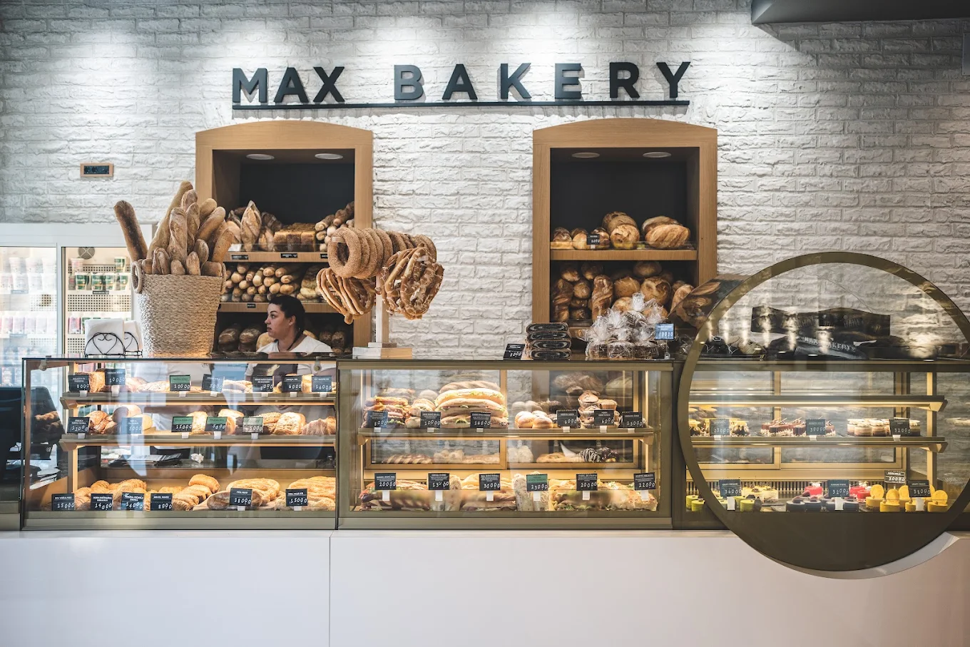 Max Bakery